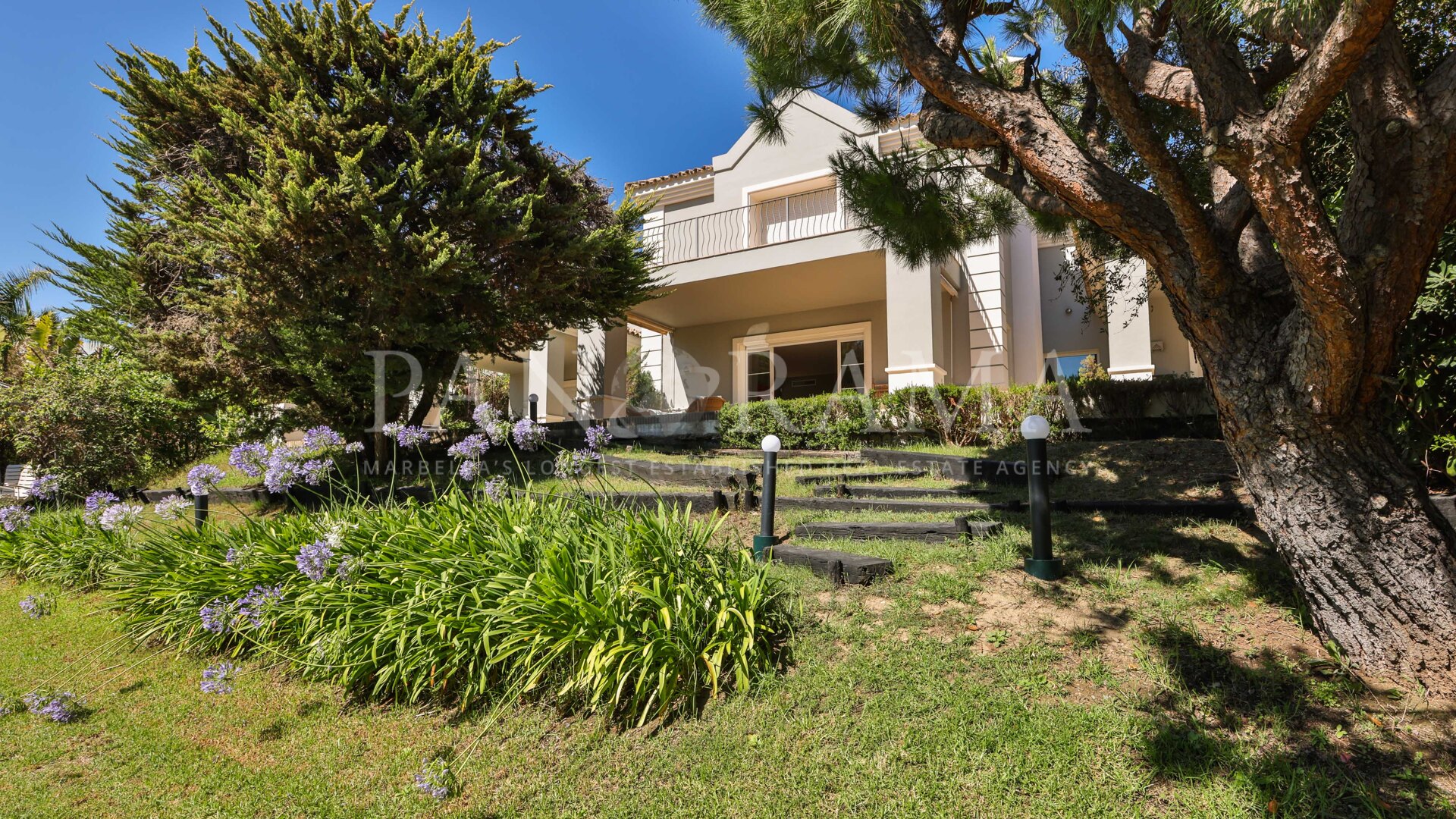 Belle villa à La Cerquilla, dans la Vallée du Golf de Nueva Andalucía