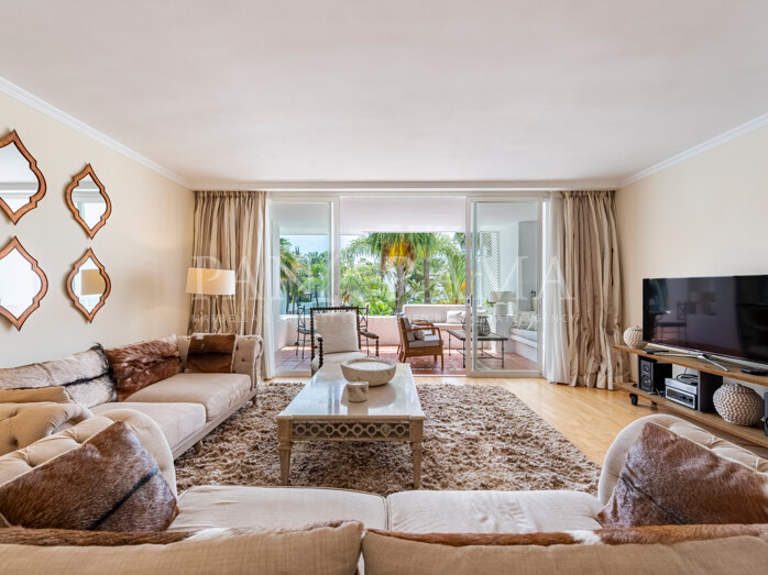 Onberispelijk en ruim appartement in Marina Puente Romano