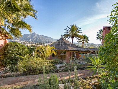 Beautiful villa with incredible views of the sea and the mountains