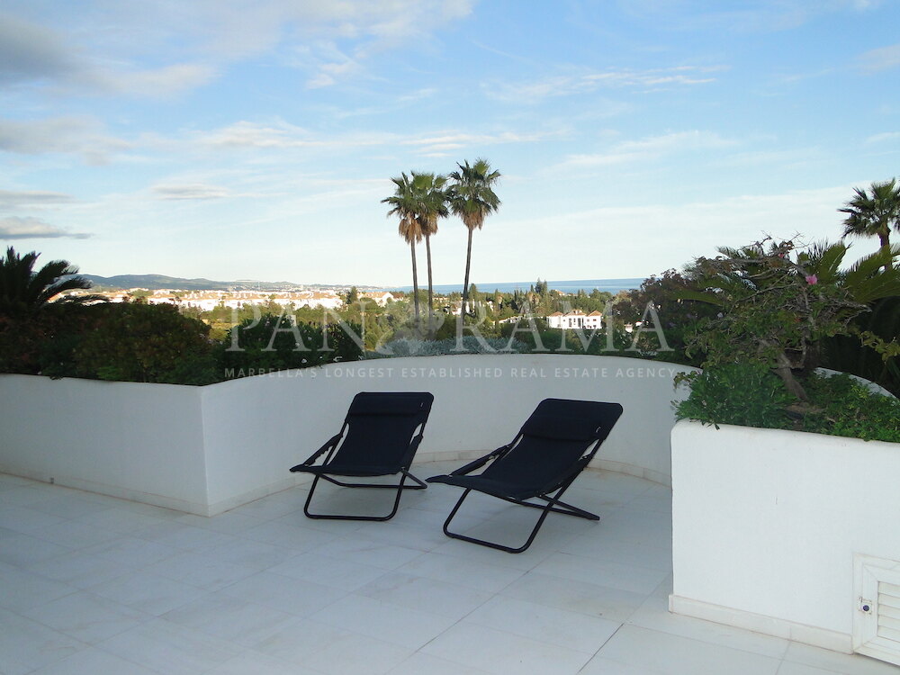 Lovely refurbished apartment in Ancon Sierra