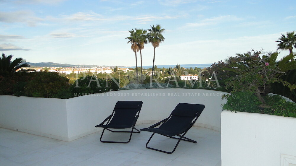 Lovely refurbished apartment in Ancon Sierra