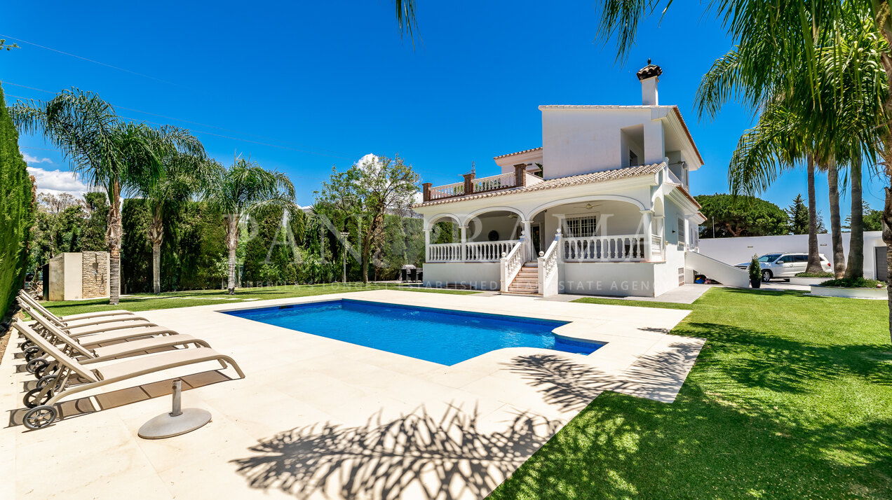 Preciosa villa familiar a unos pasos de Puerto Banús y la playa