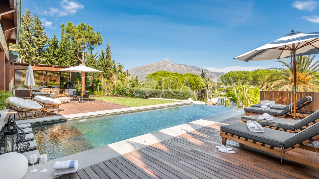 Modern and Bali style villa in las Brisas