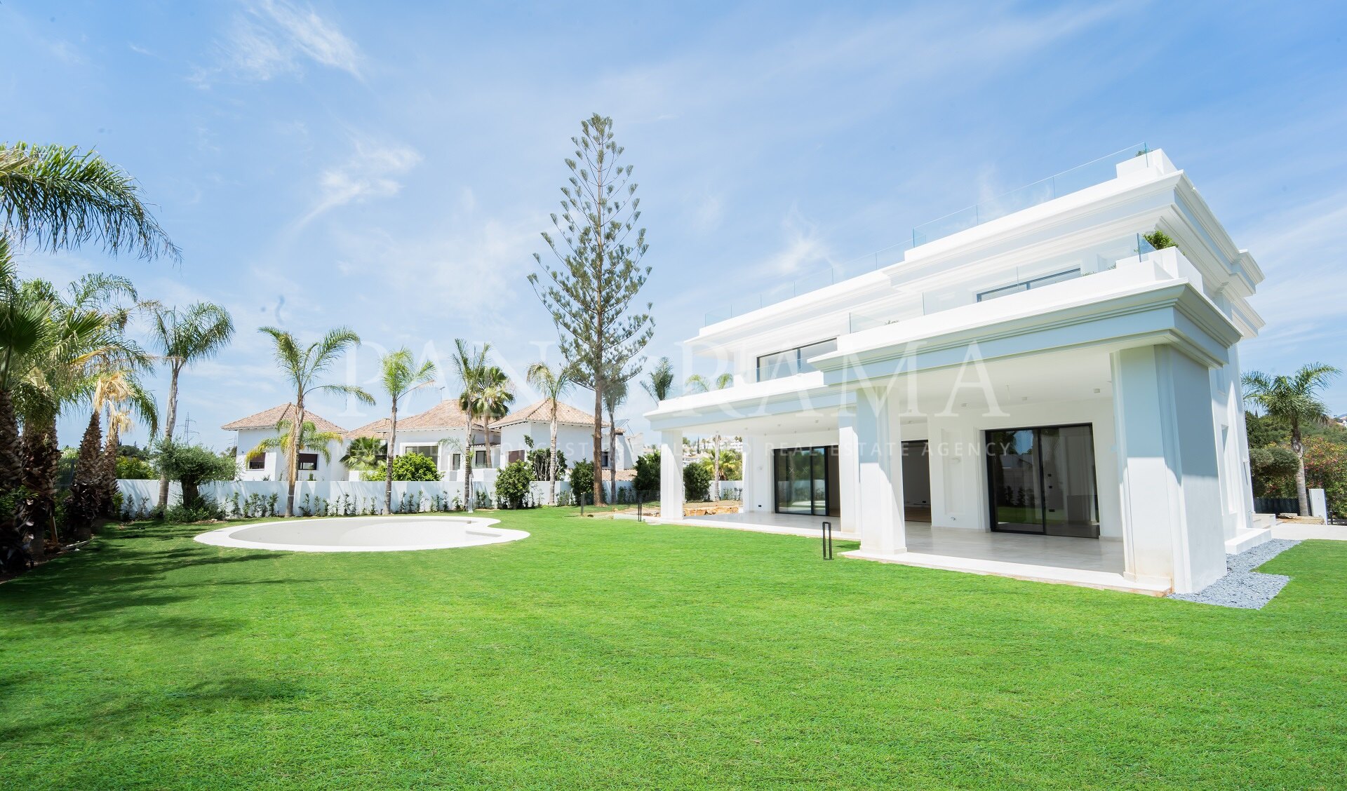 Vila moderna y elegante en las Lomas del Marbella Club