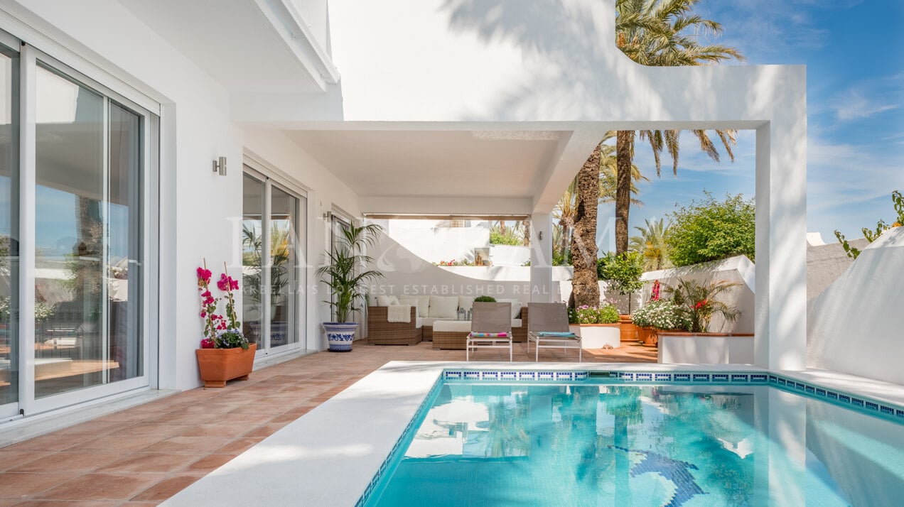 Prachtig herenhuis met 4 slaapkamers aan het strand in de Golden Mile