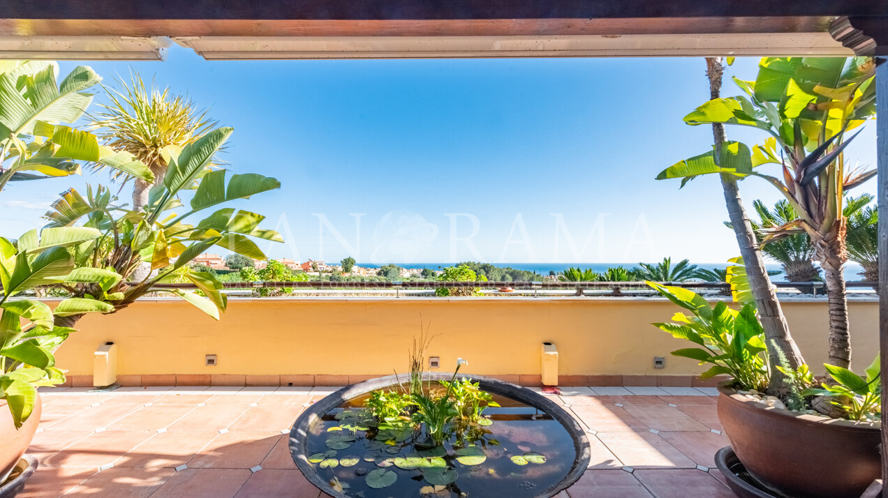 Duplex penthouse met ongelooflijk uitzicht op zee en een privézwembad