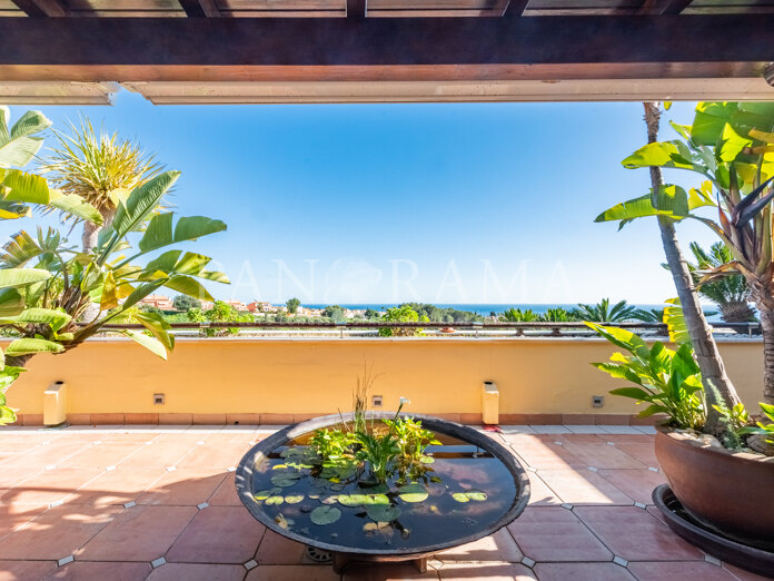 Duplex penthouse with incredible sea views and its own private pool