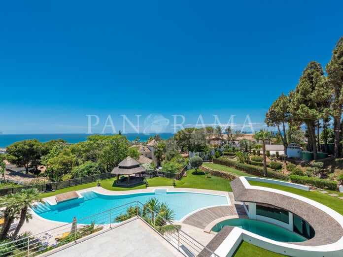 Magnificent estate located in the prestigious area of Hacienda Las Chapas