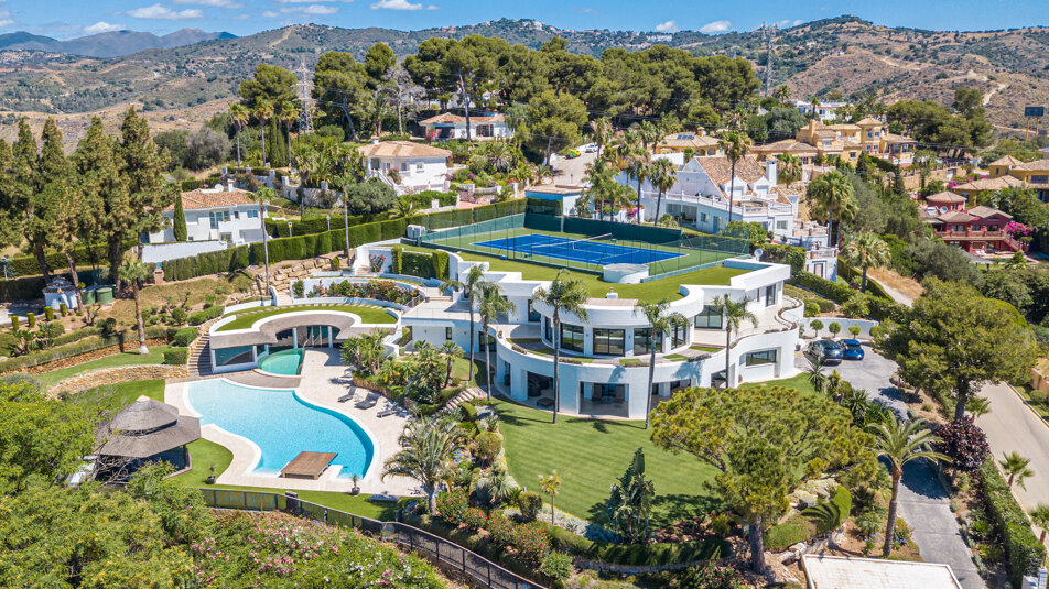 Magnifique domaine situé dans le prestigieux quartier de Hacienda Las Chapas