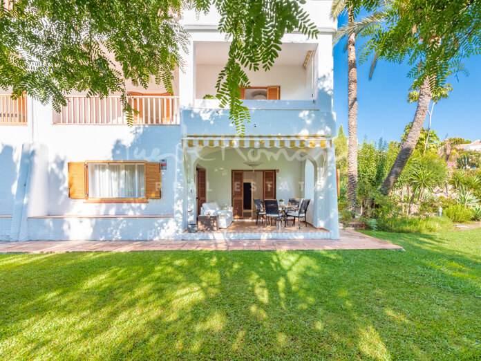 Encantadora casa adosada ubicada dentro del exclusivo complejo cerrado de Le Village, Nueva Andalucía