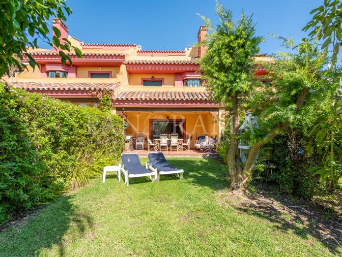 Geschakeld huis voor lange termijn verhuur in Jardines de Doña Maria, Marbella Golden Mile