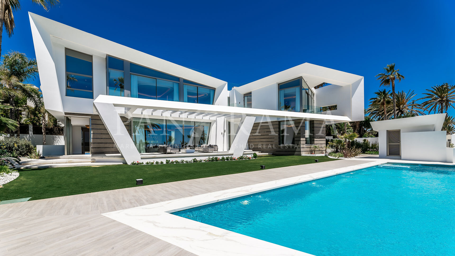 Newly built luxury frontline beach villa