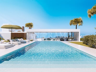 Gloednieuwe, hoogwaardige herenhuizen met panoramisch uitzicht op zee in het oosten van Marbella!