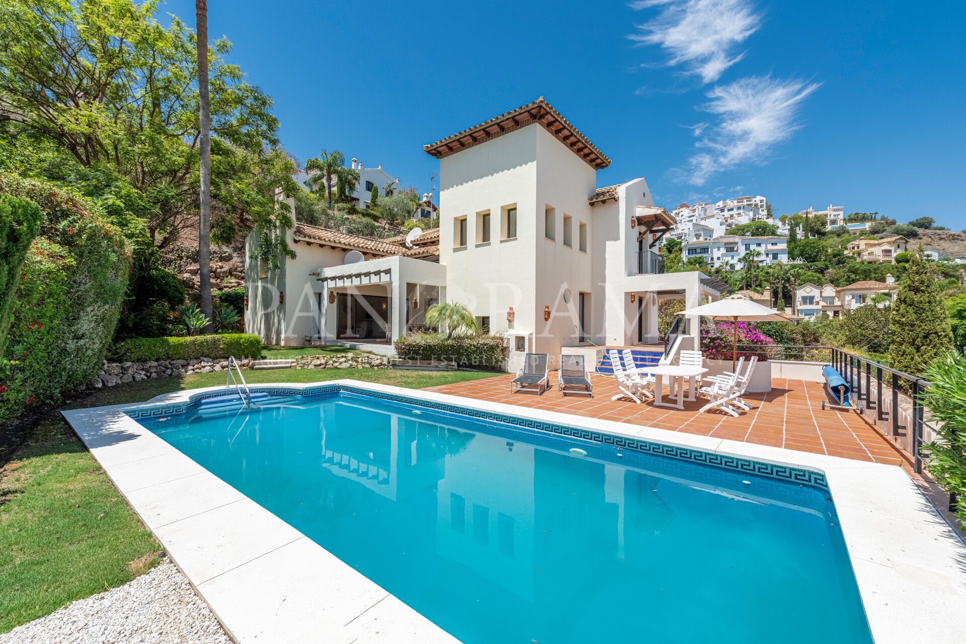 Encantadora villa en Los Arqueros con vistas panorámicas