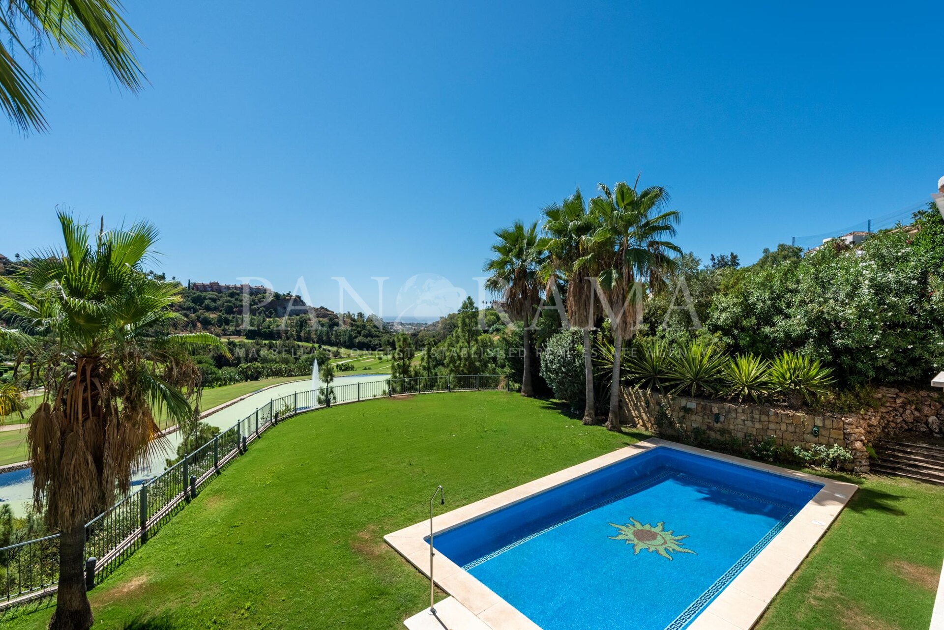 Impressive Andalusian style luxury frontline golf villa in Los Arqueros