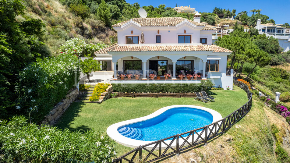 Villa in Montemayor with stunning panoramic sea views and surrounded by nature