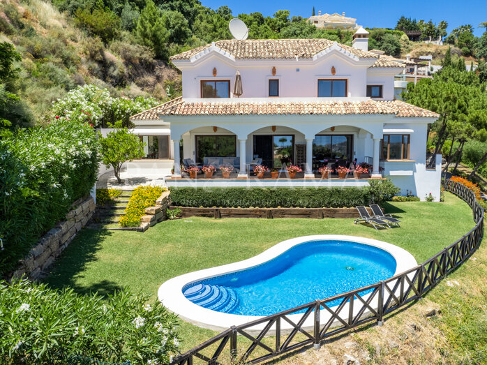 Villa in Montemayor with stunning panoramic sea views and surrounded by nature