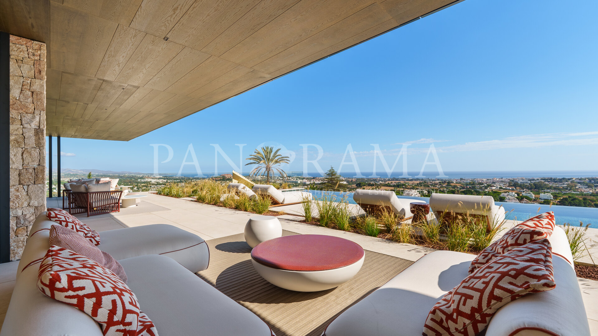 Buitengewone moderne villa met spa, verwarmd zwembad, jacuzzi, fitnessruimte en bioscoop