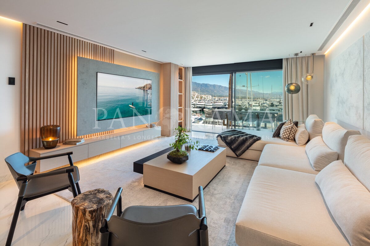 Stunning Wohnung auf der ersten Linie der Marina in Puerto Banús