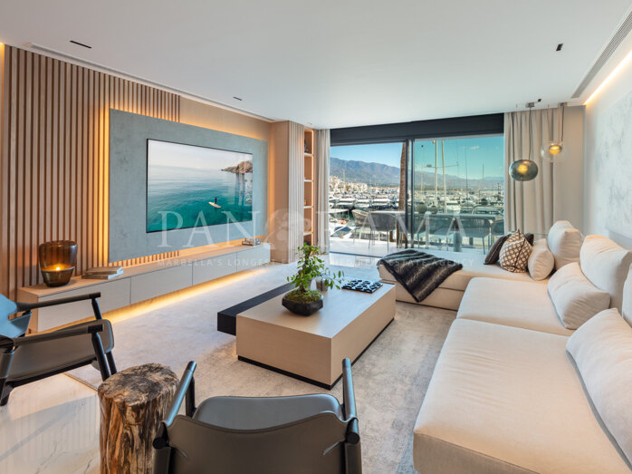 Stunning apartment on the first line of the Marina in Puerto Banús