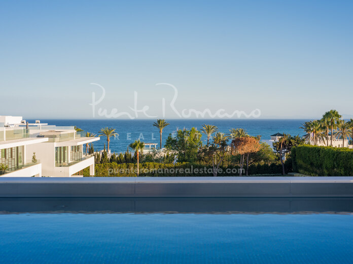 Exclusive high-end villa with stunning views set on the world-famous Golden Mile
