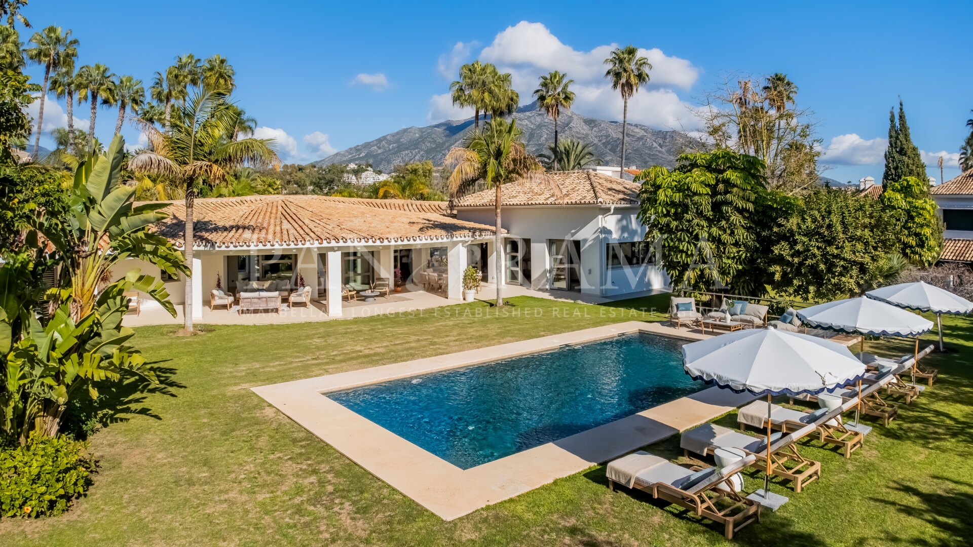 Encantadora villa de una sola planta en La Cerquilla, cerca de campos de golf