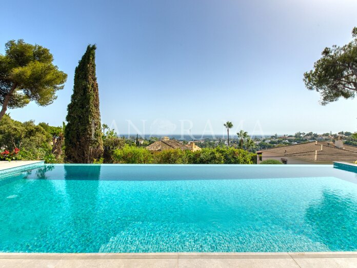 Chalet en una sola planta con vistas panorámicas al mar en Elviria