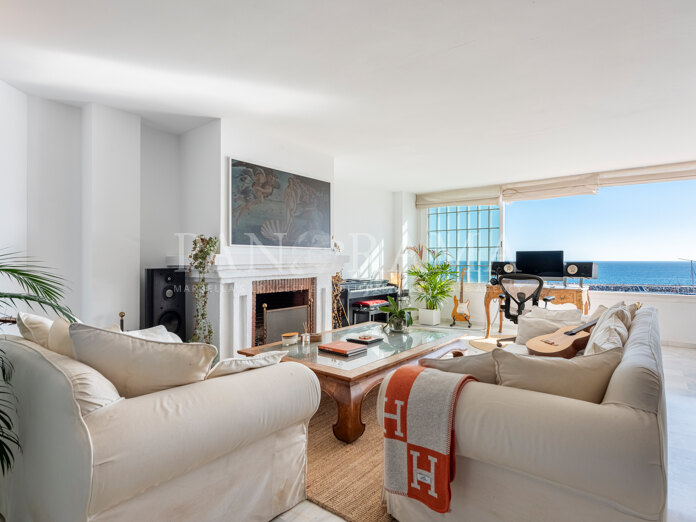 Charmante Wohnung mit atemberaubendem Blick auf das Meer und den Hafen von Puerto Banús