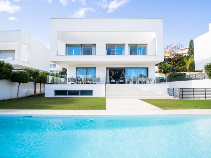 Fantastic contemporary villa in Casasola built with the best qualities