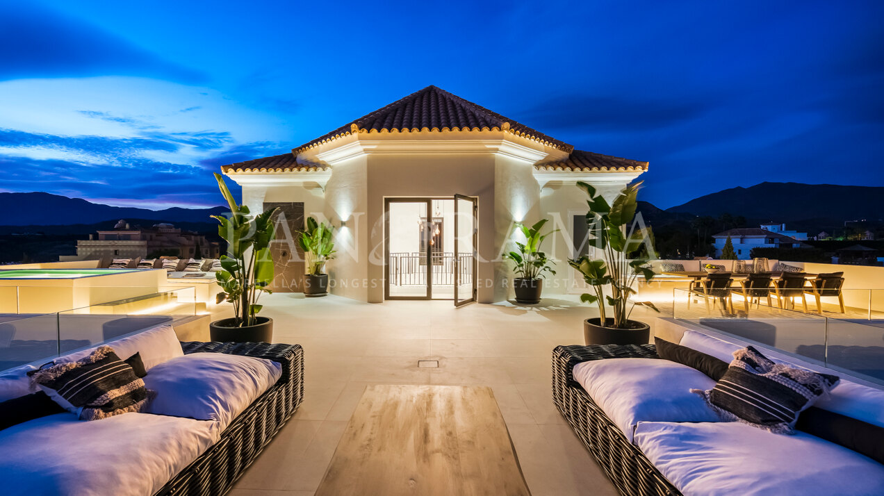 Villa with stunning views in the exclusive residential area of Los Flamingos, Benahavís