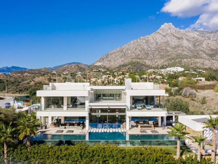 Superbe villa moderne avec une vue magnifique dans un endroit unique du Golden Mile