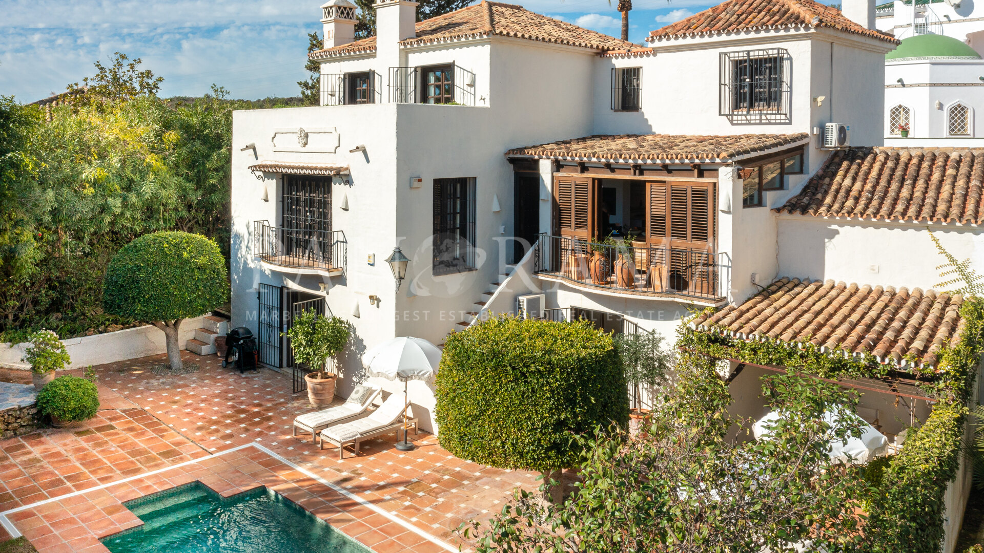 Beautiful Mediterranean villa in Marbella Hill Club with timeless traditional charm