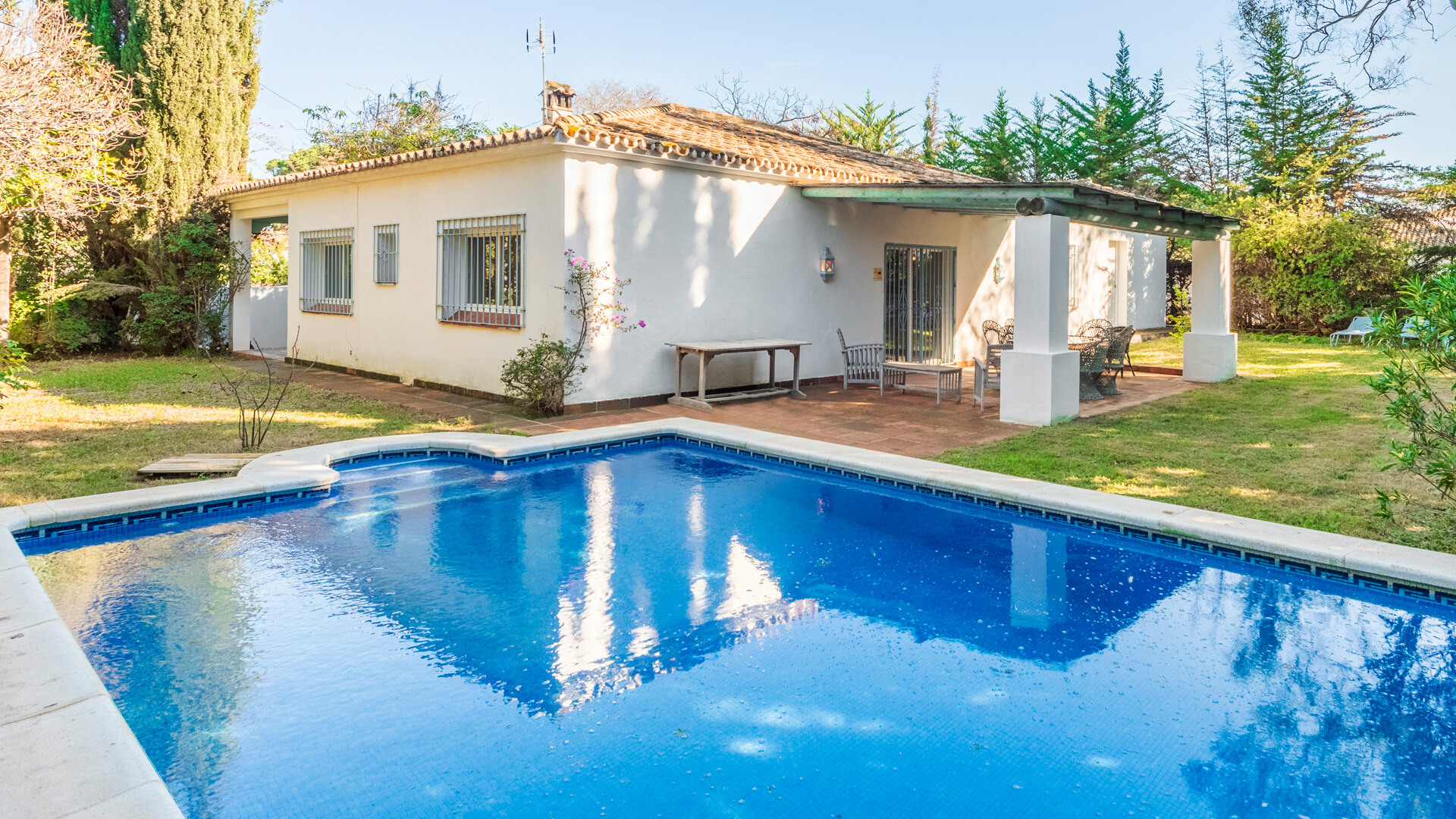 Villa à quelques pas de la plage et du port de Cabopino