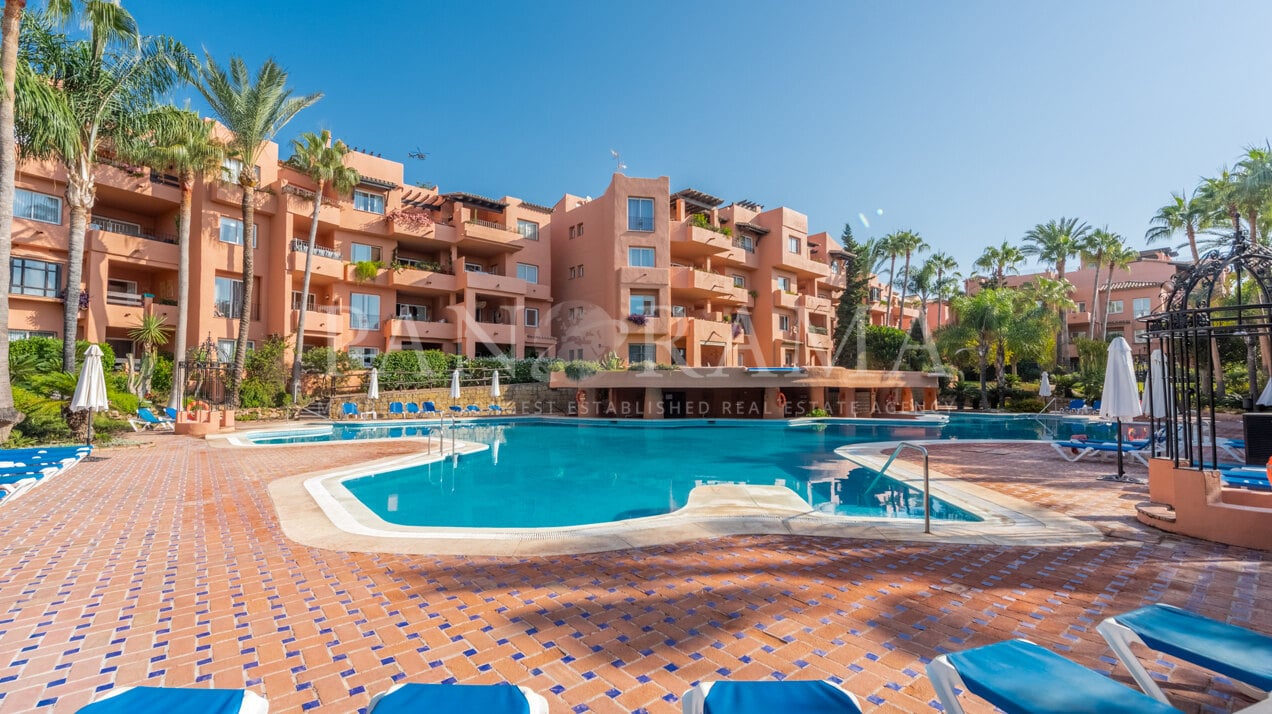 Penthouse slechts een paar stappen van Puente Romano en het strand