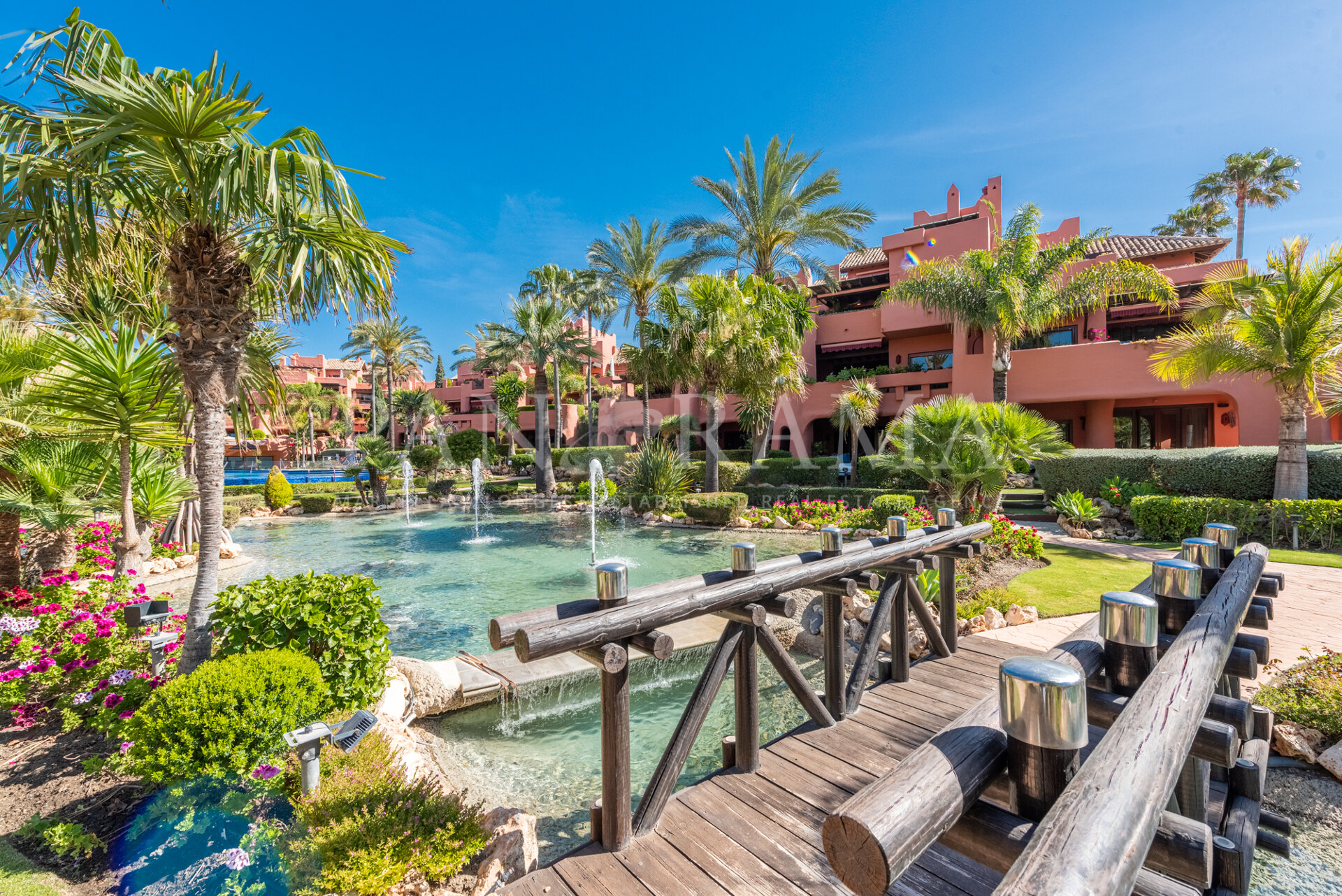 Precioso apartamento en planta baja con vistas al mar en Torre Bermeja