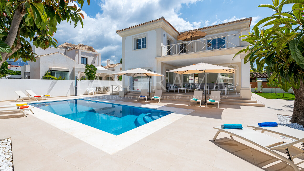 Gloednieuwe villa op loopafstand van het populaire Casablanca-strand aan de Golden Mile