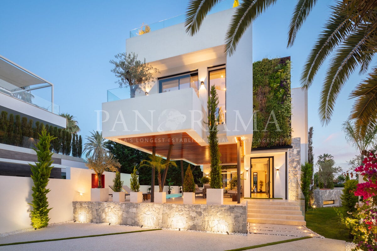 Villa située dans une urbanisation balnéaire bien établie sur le Golden Mile de Marbella