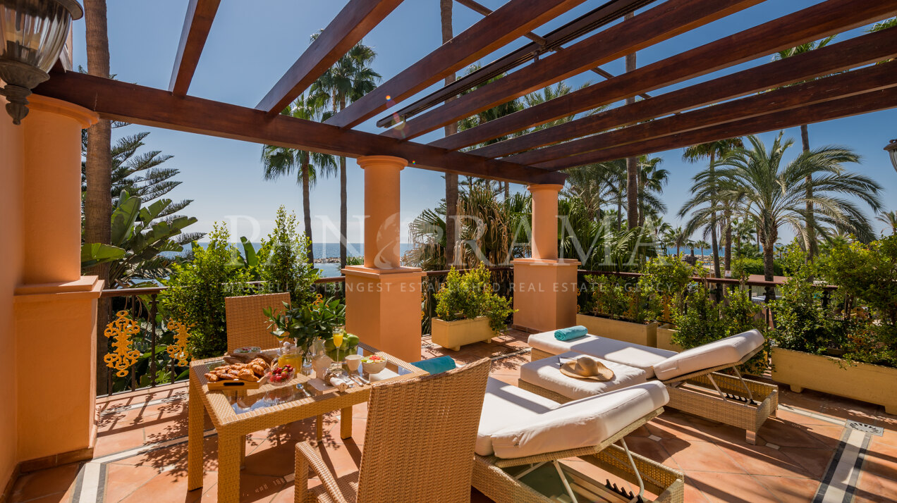 Moderne und geräumige Wohnung direkt am Strand mit Meerblick