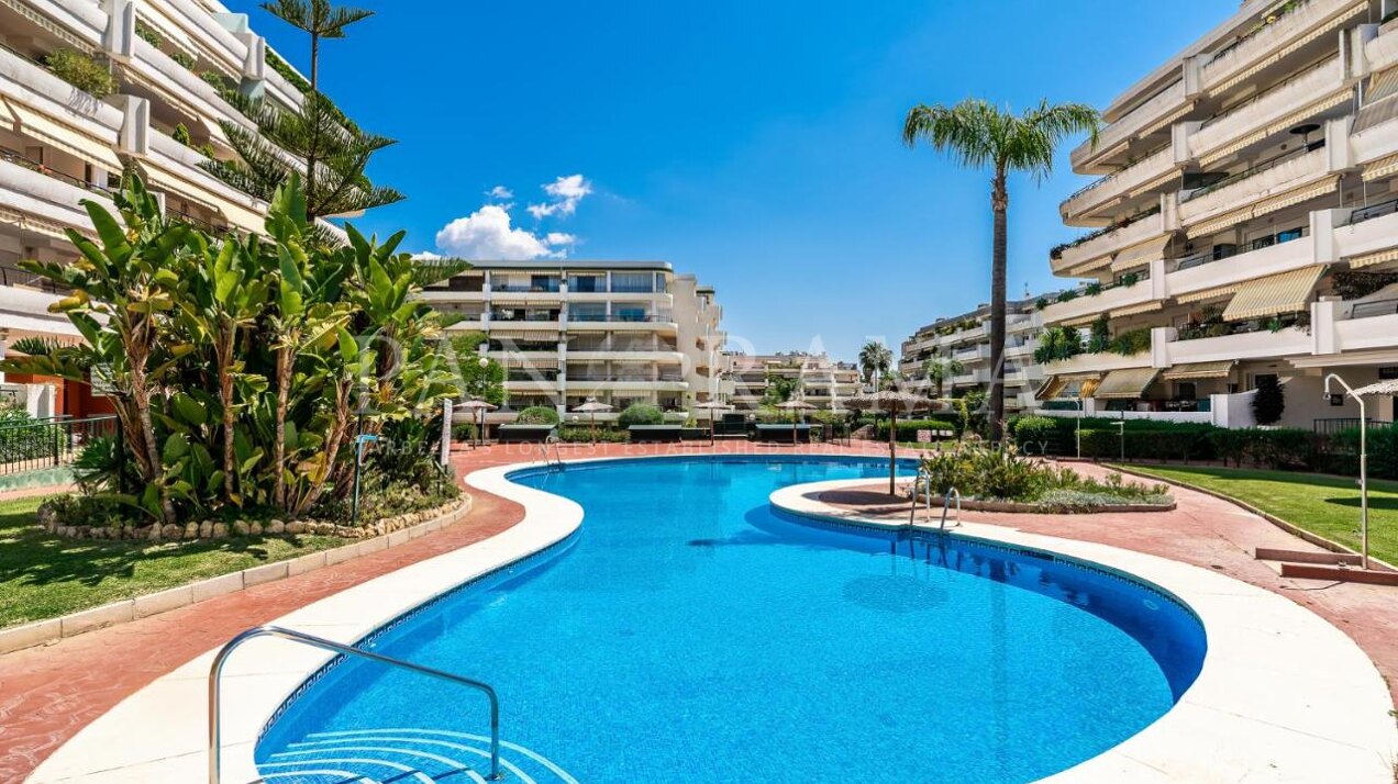 Zweistöckiges Penthouse zur Langzeitmiete in Guadalmina Alta, San Pedro de Alcantara