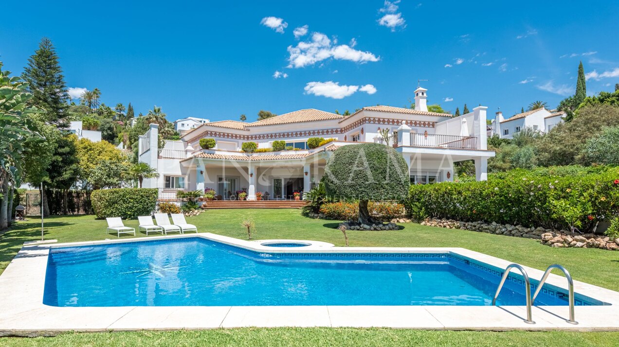 Bright and spacious villa in El Paraíso