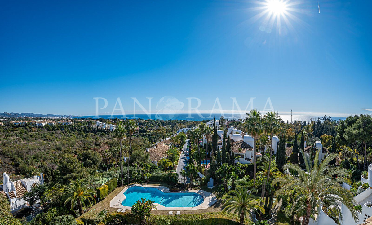 Duplex penthouse with panoramic sea views in Las Lomas del Marbella Club