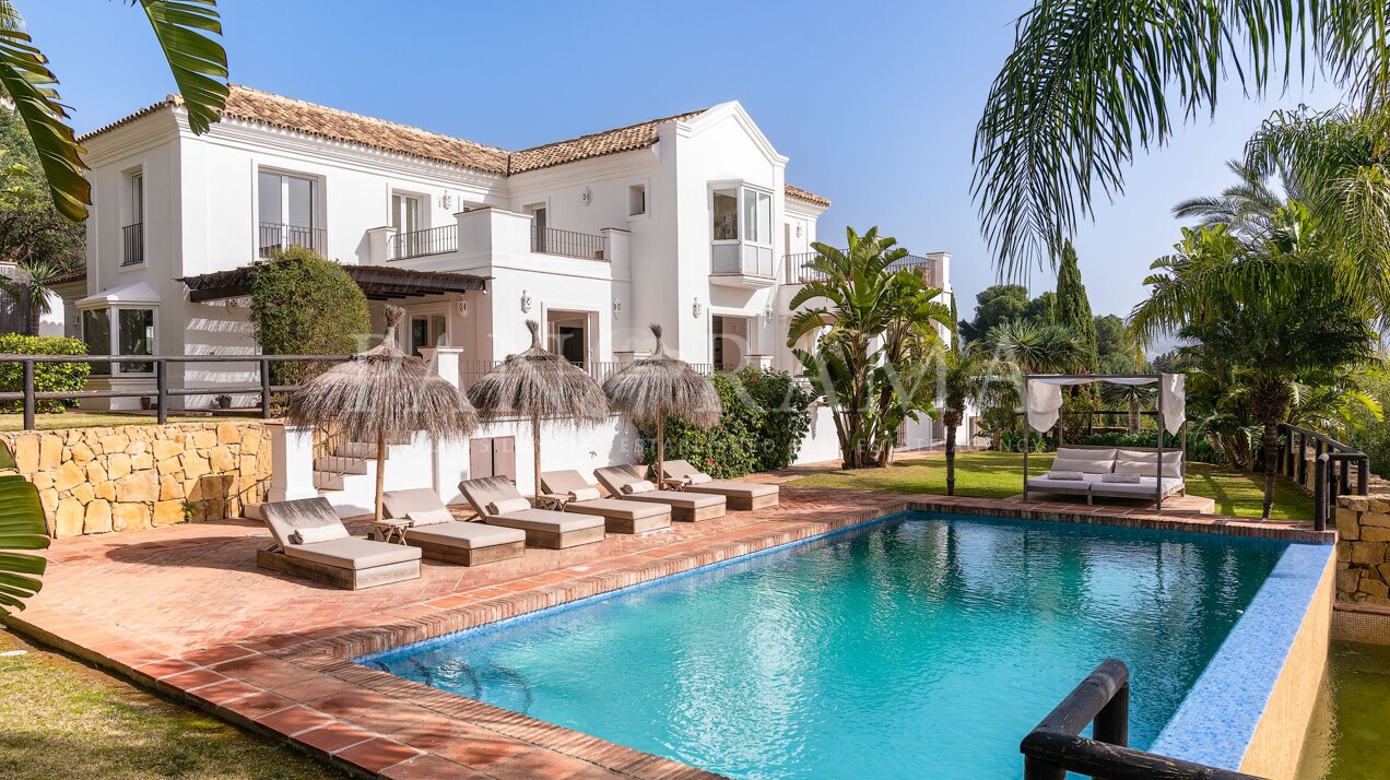 Villa familiale avec une vue spectaculaire sur la côte