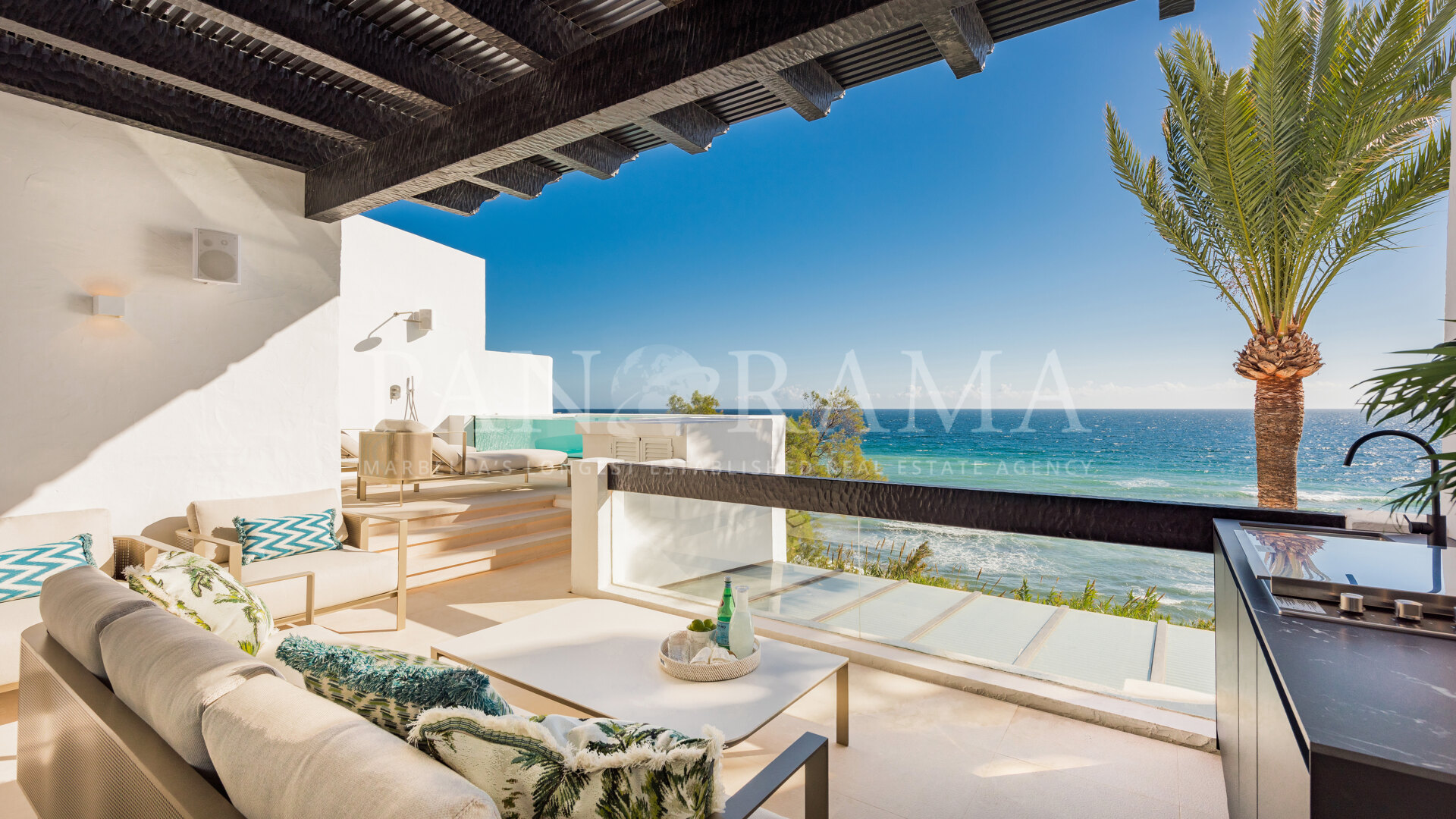 An impressive beachfront duplex penthouse in Marina Puente Romano