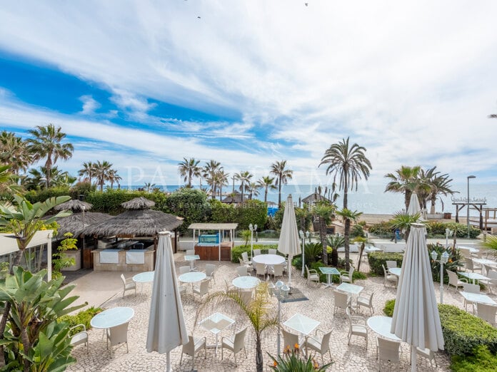 Appartement d'angle luxueux en bord de mer à l'hôtel Guadalpín Banús