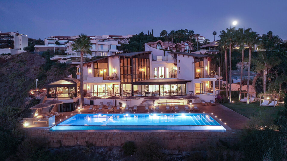 Luxe indrukwekkende resort-villa in Los Flamingos