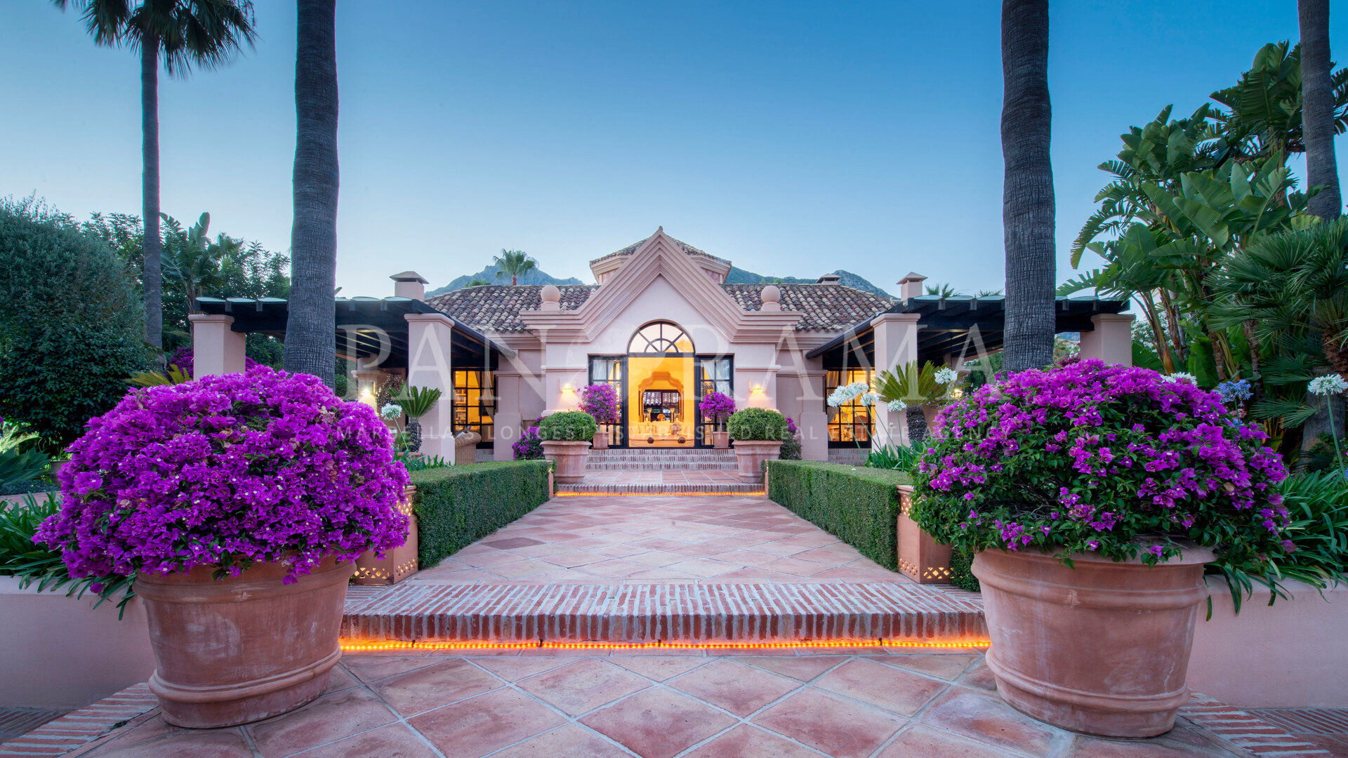 Elegante Villa in Sierra Blanca mit Panoramablick auf das Meer