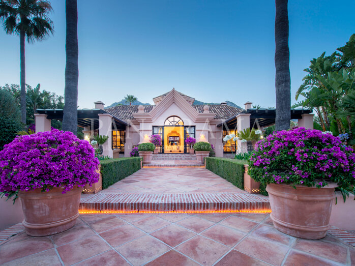 Elegante Villa in Sierra Blanca mit Panoramablick auf das Meer