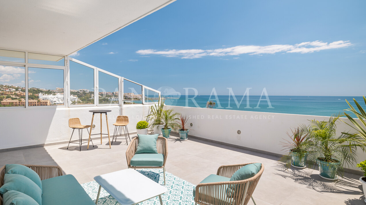 Magnifique penthouse en duplex en première ligne de plage à Guadalobon, Estepona Ouest