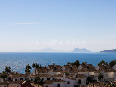 Fantastic front line beach duplex penthouse in Guadalobon, Estepona West