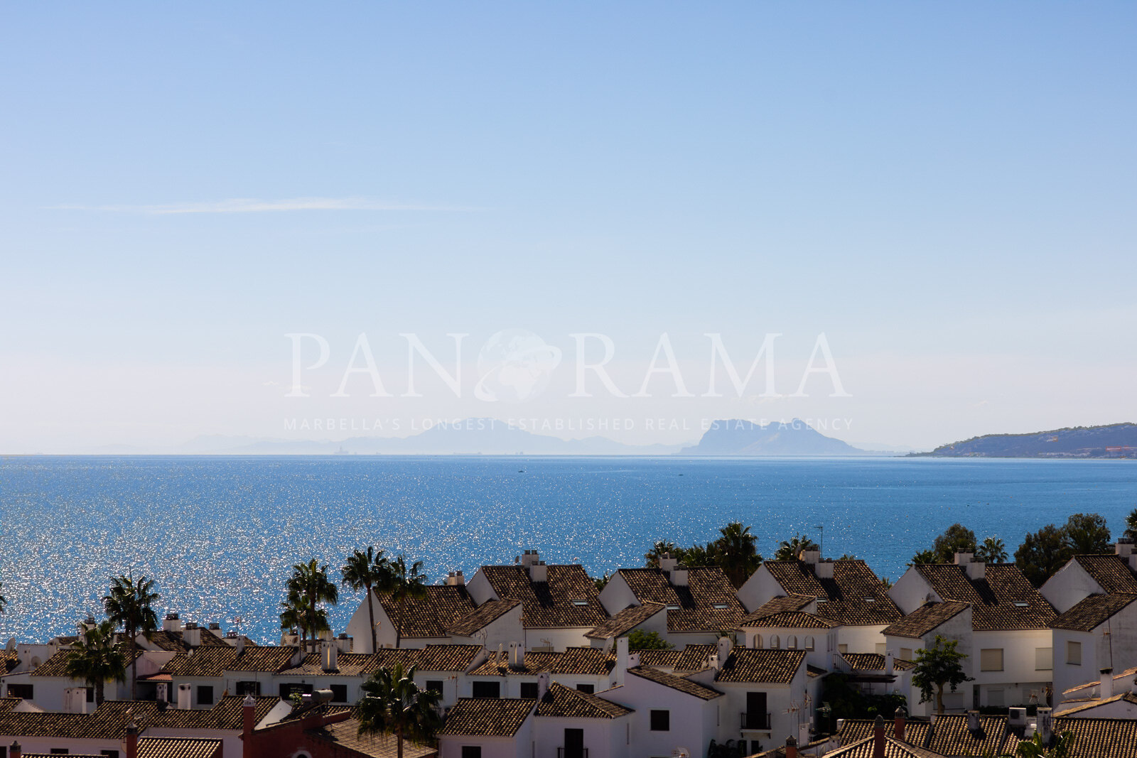 Fantastique penthouse duplex en première ligne de plage à Guadalobon, Estepona Ouest